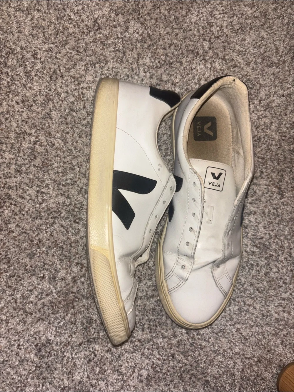VEJA White Leather Men’s Low-Top Sneakers with Black V Logo